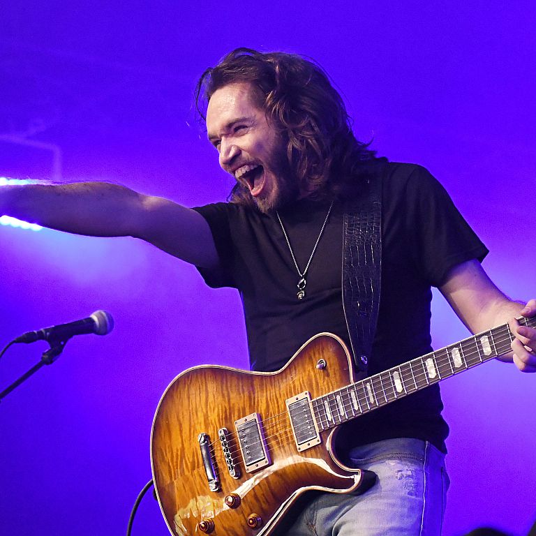 Eric Steckel    BIOGRAPHY    In an era where pedalboards, laptops and samples have become commonplace, Eric Steckel goes against the grain and harkens his listeners back to the days when great guitars were played loudly through great amps. Hailed by many 